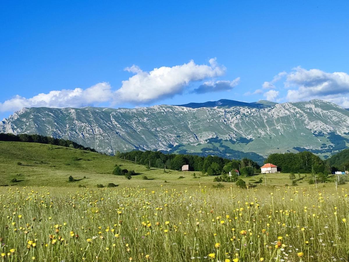 Cemerno Cottage Gacko Exterior foto